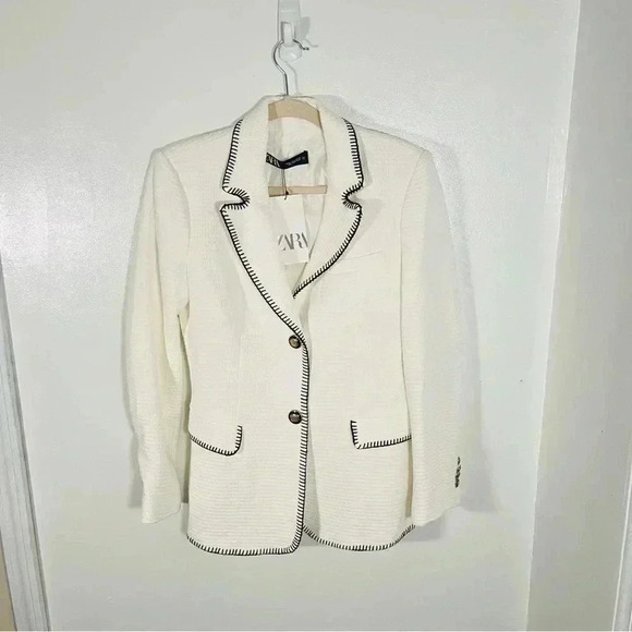 NWT Zara Seamed Straight-Cut Blazer Oyster White Size M Blogger Favorite - Picture 2 of 8